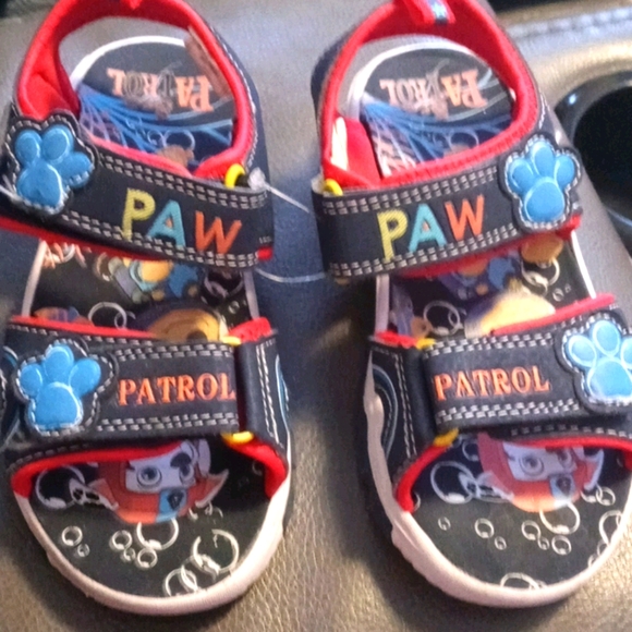 Boys shoes normal used - Picture 1 of 2